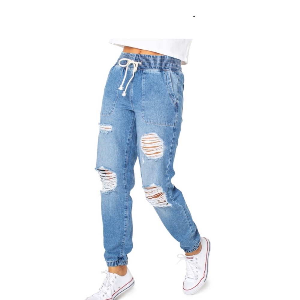 [Celebrity Pink] NWOT Distressed Jogger Jeans Large